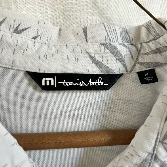 Travis Matthew Shirt - Picture 3 of 4